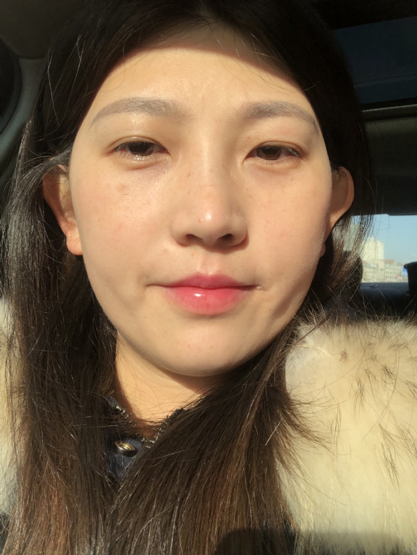 轻闭双眼的第一张照片--常州相亲服务中心