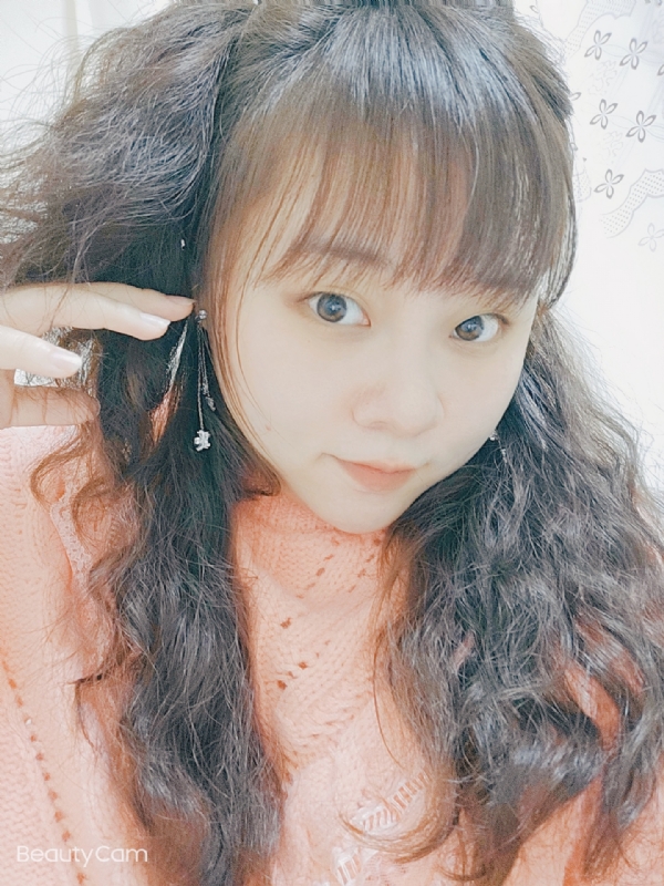 艾薇儿的第一张照片--常州相亲服务中心