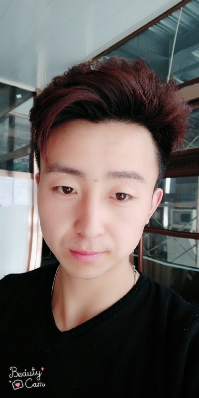 拼命微笑的第三张照片--常州相亲服务中心