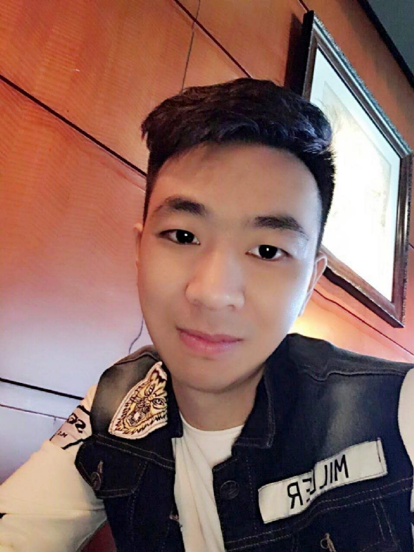 滞后的微笑的第三张照片--常州相亲服务中心
