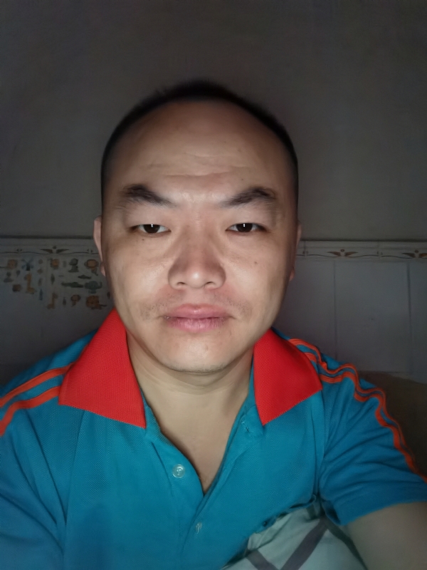 与子携老的第三张照片--常州相亲服务中心