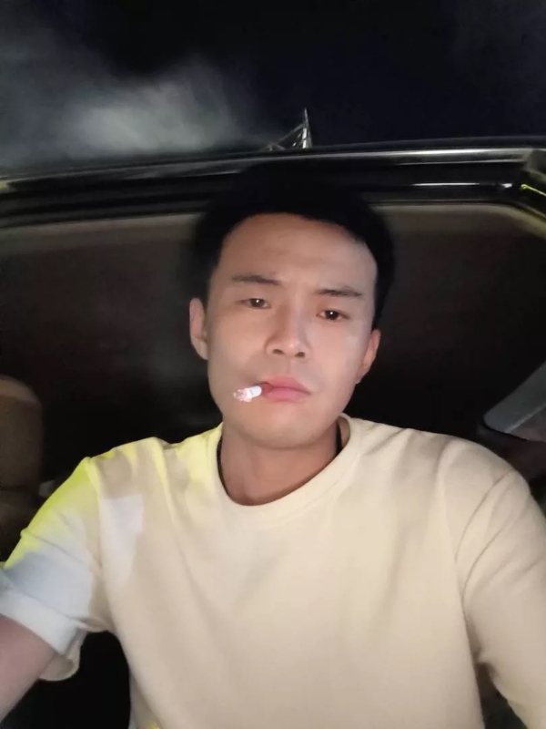 爱睡觉的土拨鼠的第一张照片--常州相亲服务中心